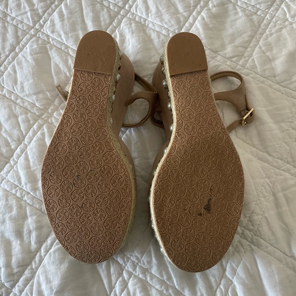 GUC Lilly Pulitzer Hadley Wedges - Picture 6 of 6